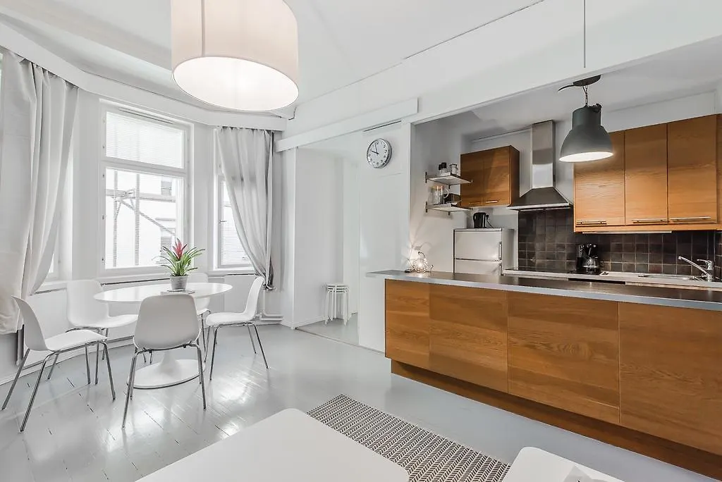 Helsinki South Central Apartment
